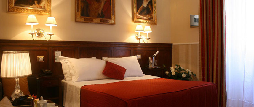 Hotel des Artistes - Double Room Bed